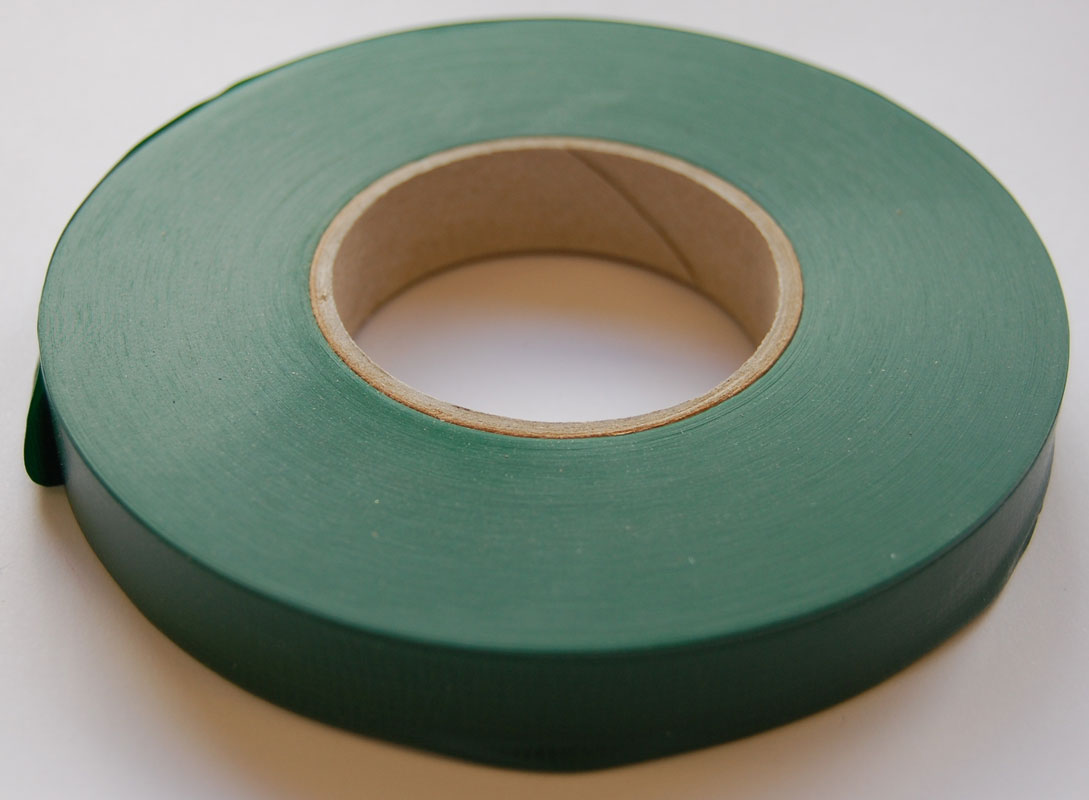Plastic ribbon green Monomak since 1977
